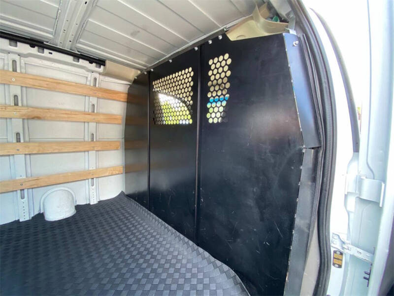 2023 GMC Savana 2500