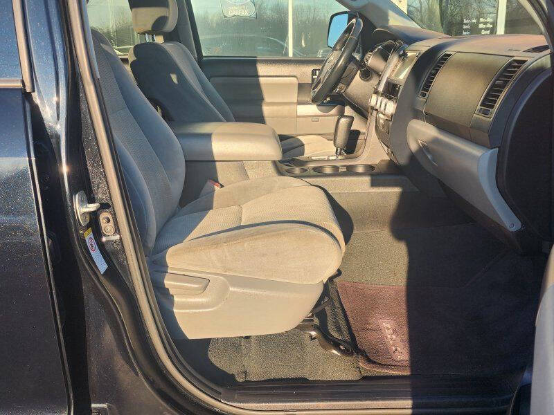 2020 Toyota Sequoia SR5