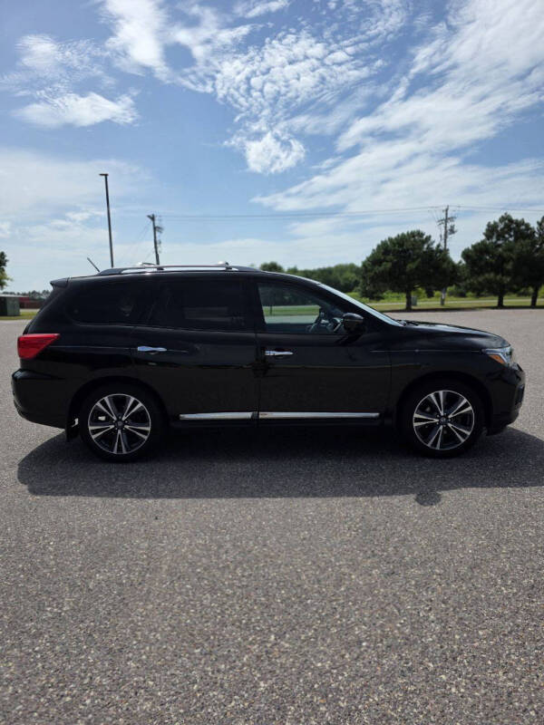 2017 Nissan Pathfinder Platinum