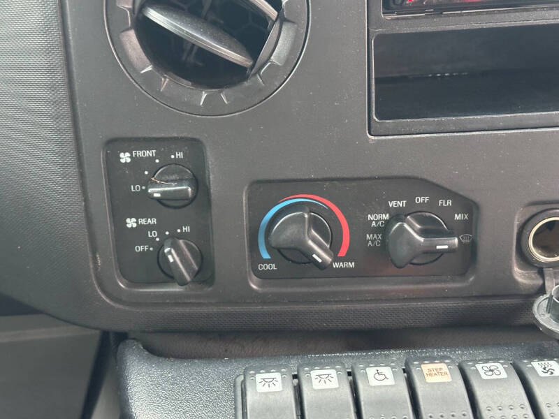 2014 Ford E-Series E-350 SD