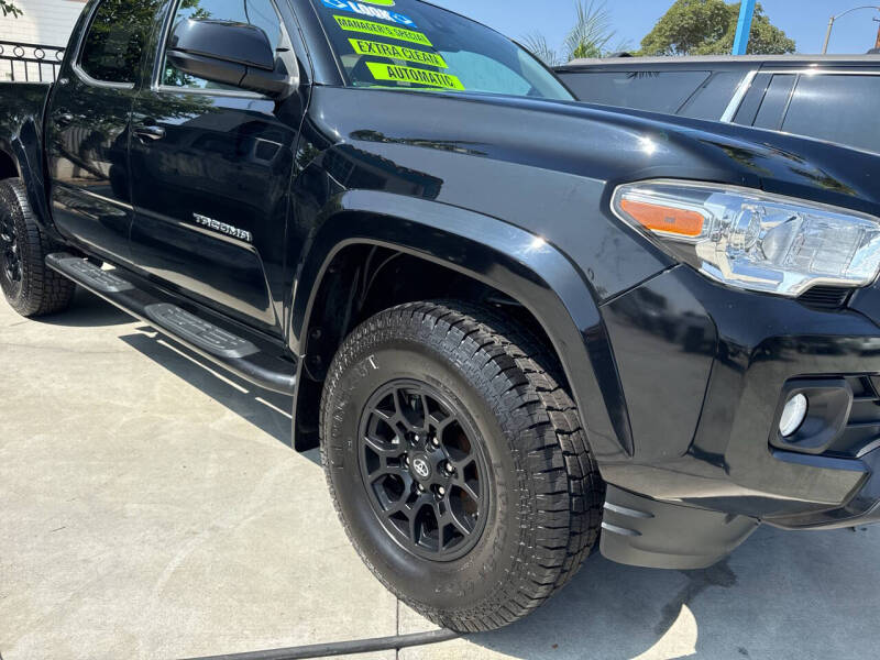 2019 Toyota Tacoma SR5 photo 19