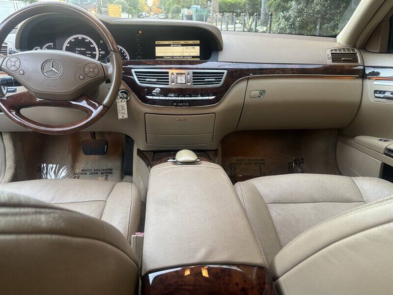 2011 Mercedes-Benz S-Class S 550 4MATIC