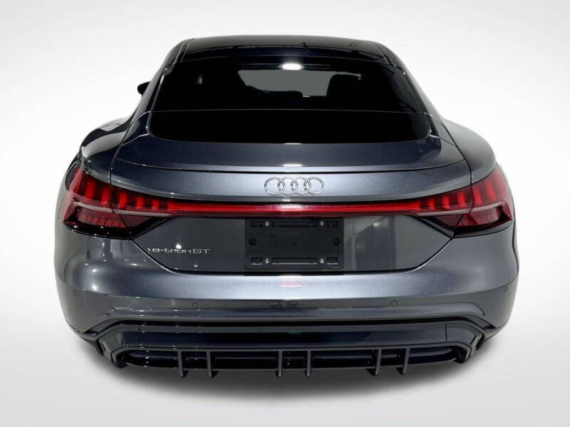 2023 Audi e-tron GT quattro Premium Plus