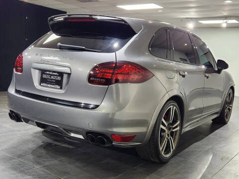 2013 Porsche Cayenne GTS