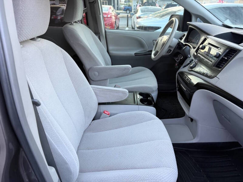 2013 Toyota Sienna