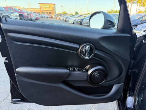 2017 MINI Hardtop 4 Door Cooper
