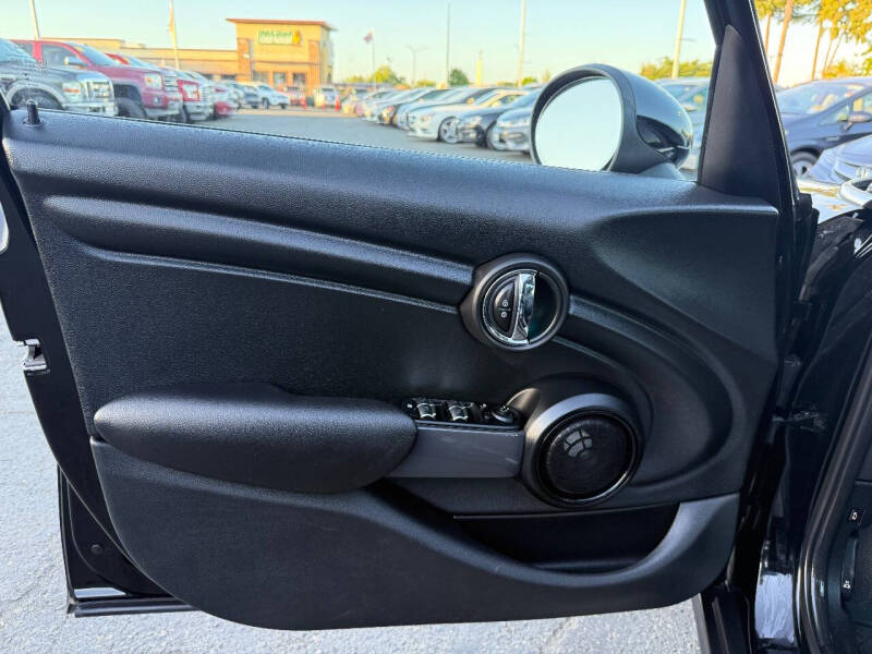2017 MINI Hardtop 4 Door Cooper