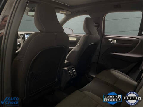 2025 Volvo XC40 B5 Core Bright Theme