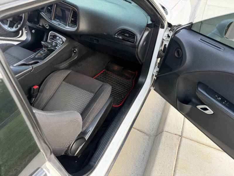 2017 Dodge Challenger SXT