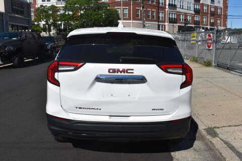2024 GMC Terrain SLE