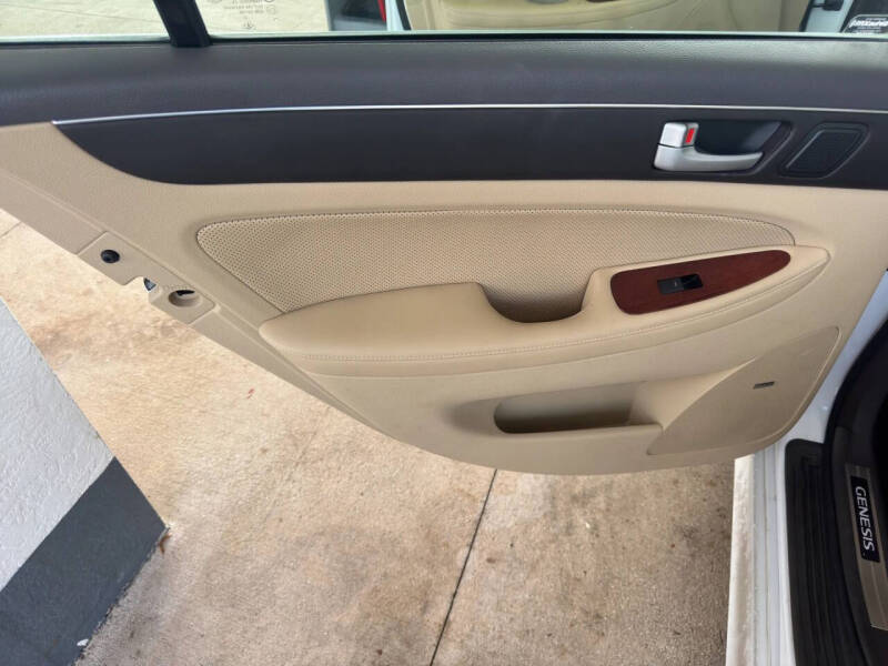 2014 Hyundai Genesis 5.0L R-Spec