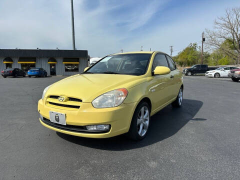 2009 Hyundai Accent for sale at J & L AUTO SALES in Tyler TX