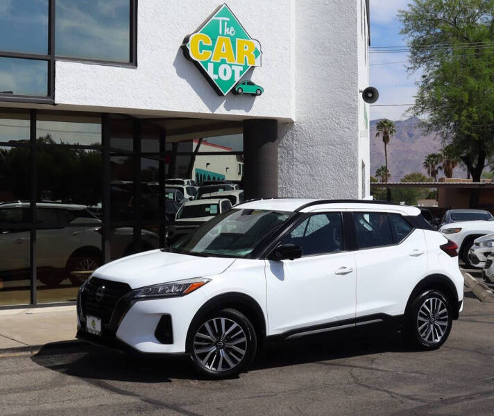 2023 Nissan Kicks SR