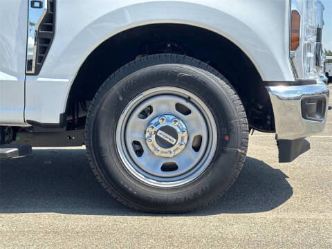 2025 Ford F-350 Super Duty XL