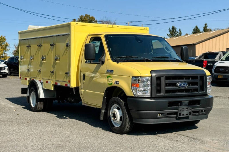 2022 Ford E-Series E-450 SD