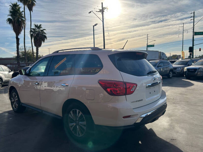 2017 Nissan Pathfinder S