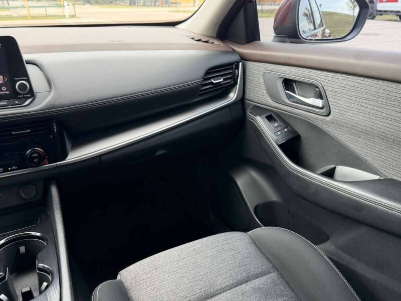 2022 Nissan Rogue SV