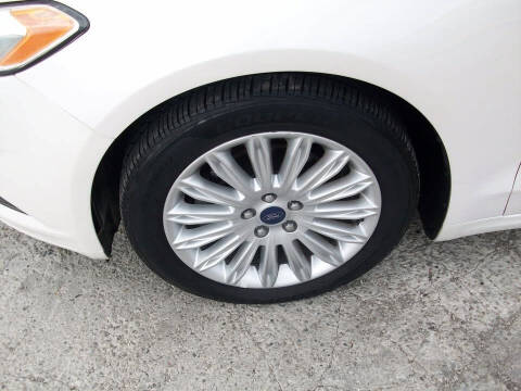 2014 Ford Fusion Hybrid SE