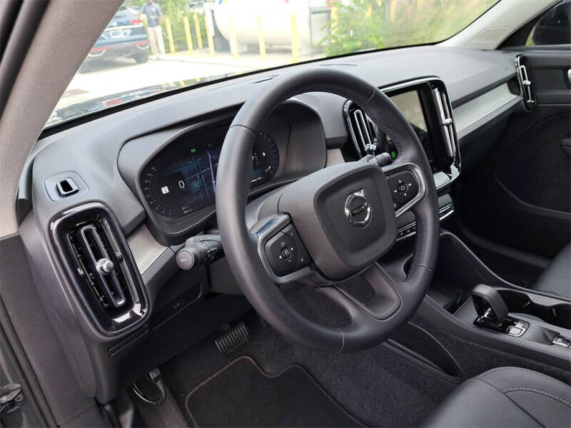 2026 Volvo XC40 B5 Core