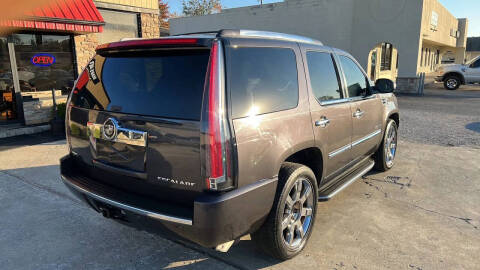 2011 Cadillac Escalade Luxury