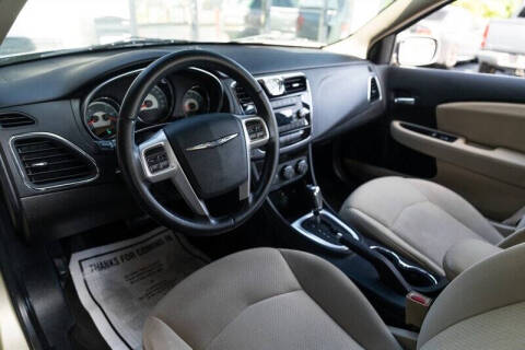 2011 Chrysler 200 Touring