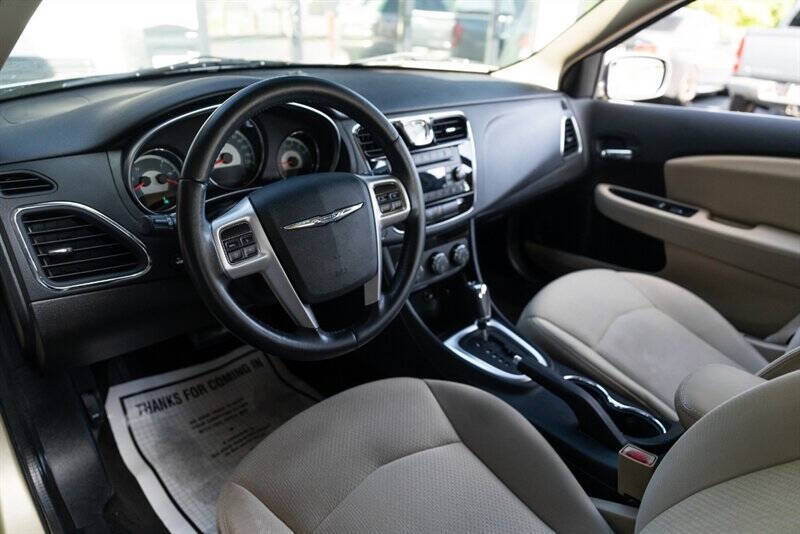 2011 Chrysler 200 Touring