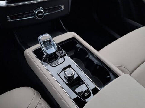 2026 Volvo XC90 T8 Plus 7P