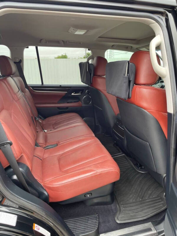 2016 Lexus LX 570