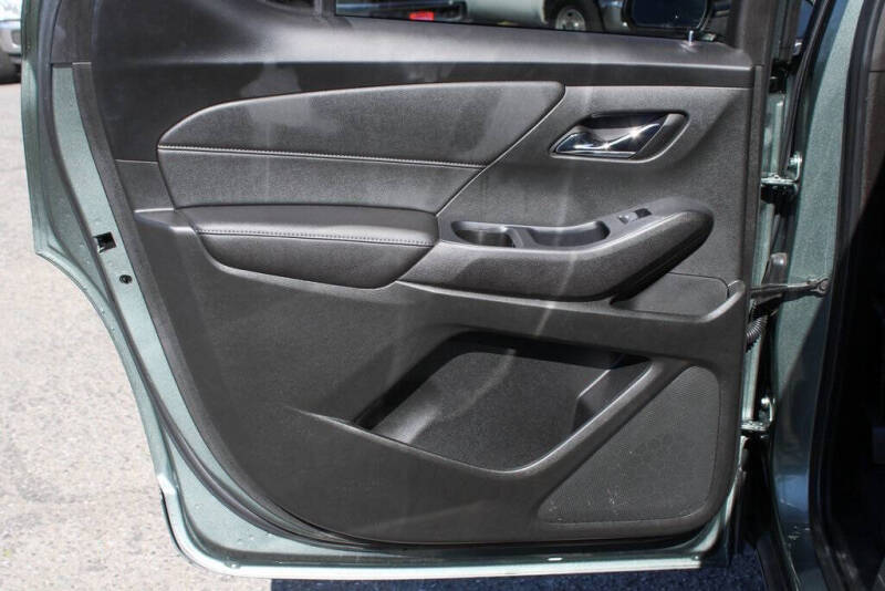 2022 Chevrolet Traverse LT Cloth