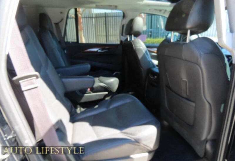 2017 Cadillac Escalade Luxury