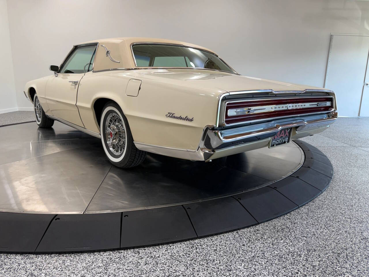 1967 Ford Thunderbird 14