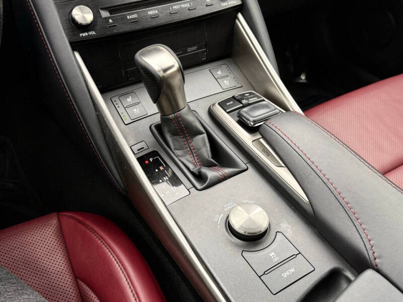 2017 Lexus IS 200t