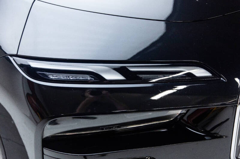 2023 BMW 7 Series 740i