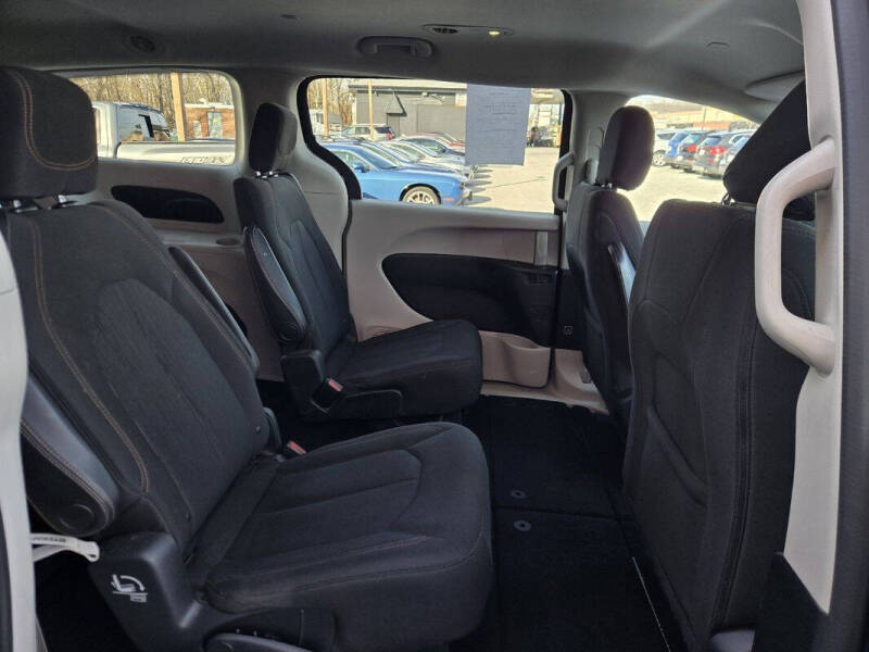 2017 Chrysler Pacifica LX