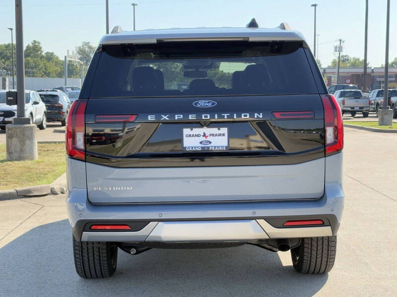 2025 Ford Expedition Platinum
