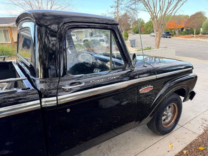 1965 Ford F-100