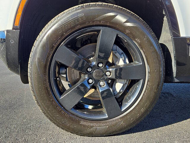 2024 Land Rover Defender 110 P400 X-Dynamic SE