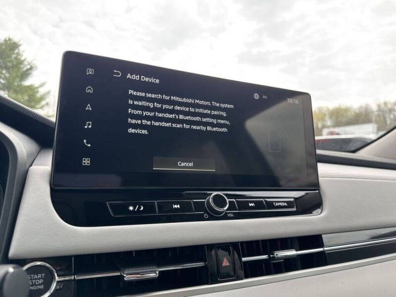 2025 Mitsubishi Outlander SE