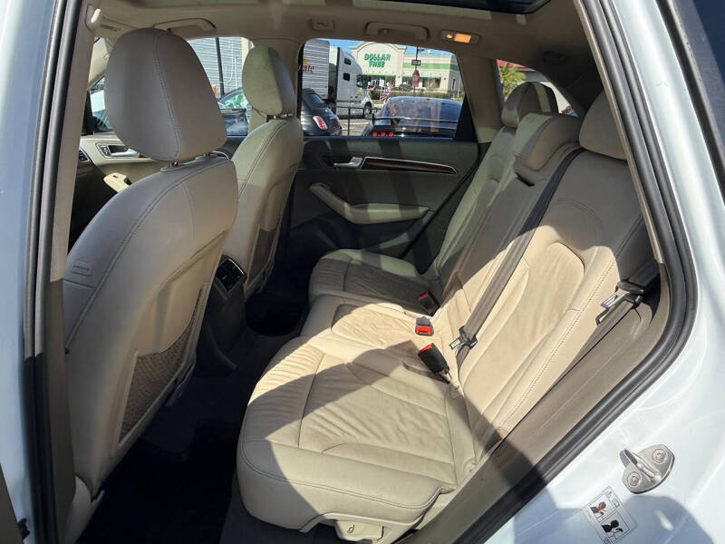 2012 Audi Q5 2.0T quattro Premium Plus