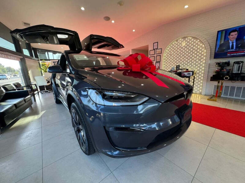 2023 Tesla Model X Standard Range