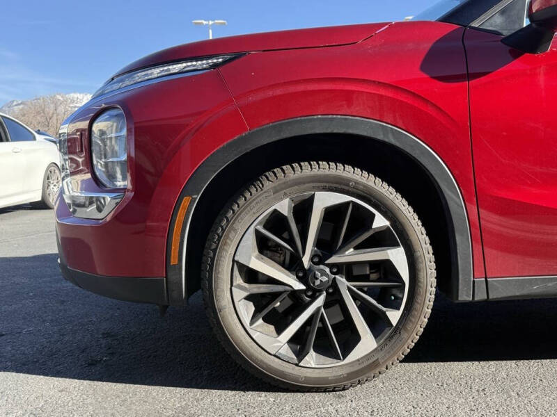 2022 Mitsubishi Outlander ES