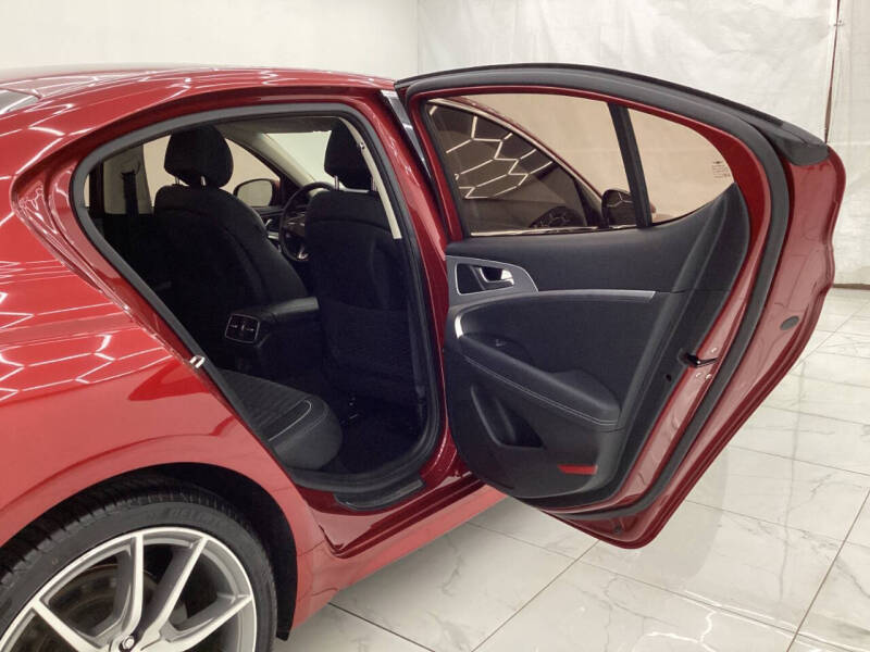 2022 Genesis G70 2.0T