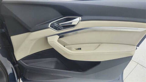 2024 Audi Q8 Sportback e-tron quattro Premium S line