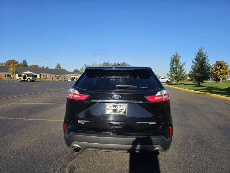 2020 Ford Edge Titanium