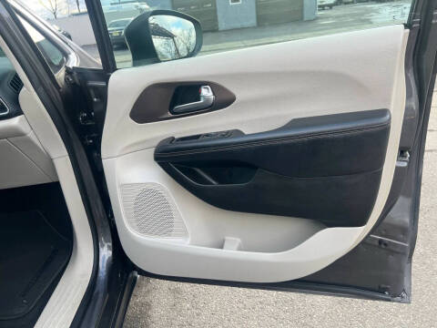 2017 Chrysler Pacifica Touring