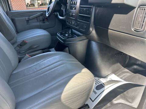 2017 Chevrolet Express 2500
