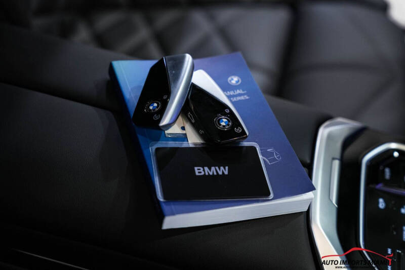 2025 BMW 7 Series 740i