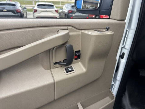 2025 Chevrolet Express 2500