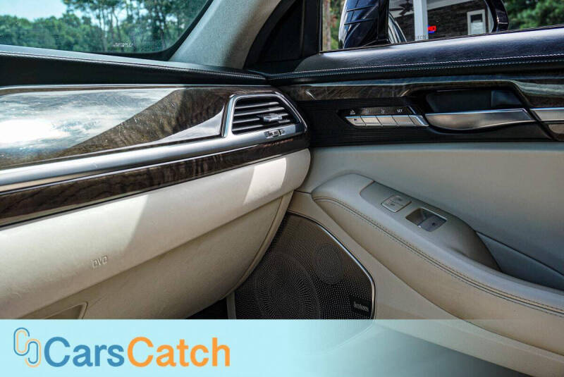 2019 Genesis G90