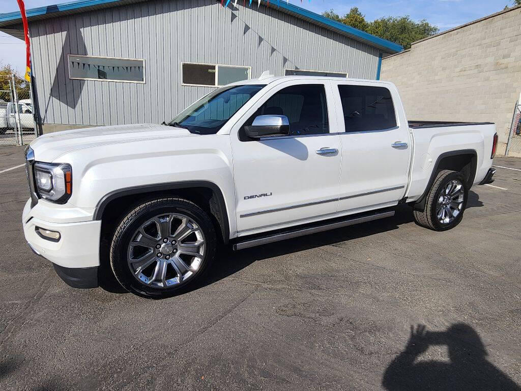 Off white 2018 GMC Sierra 1500 Denali 1